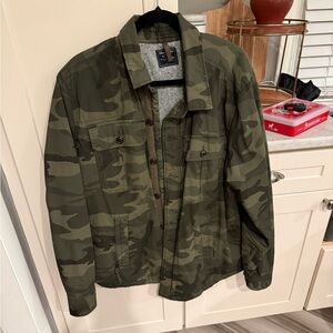 Abercrombie & Fitch camo lined jacket